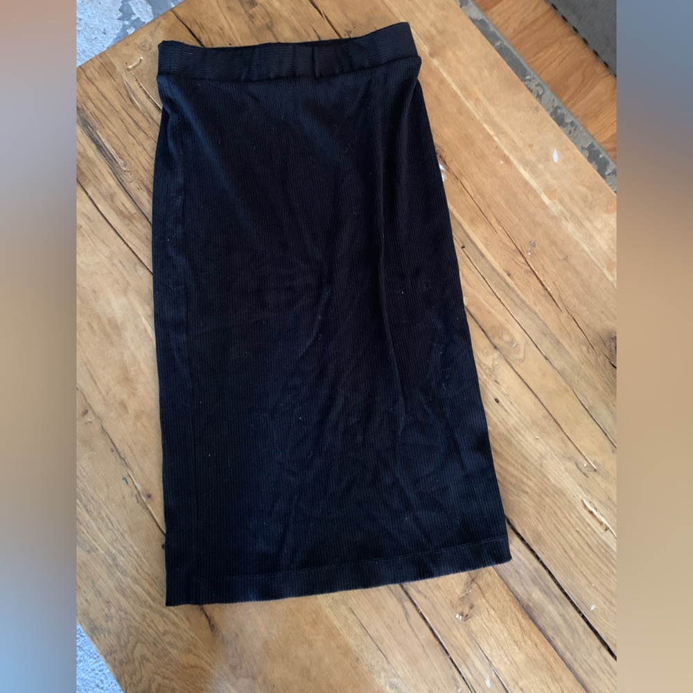 Philosophy black ribbed midi length pencil skirt bodycon size small AFALLON xs